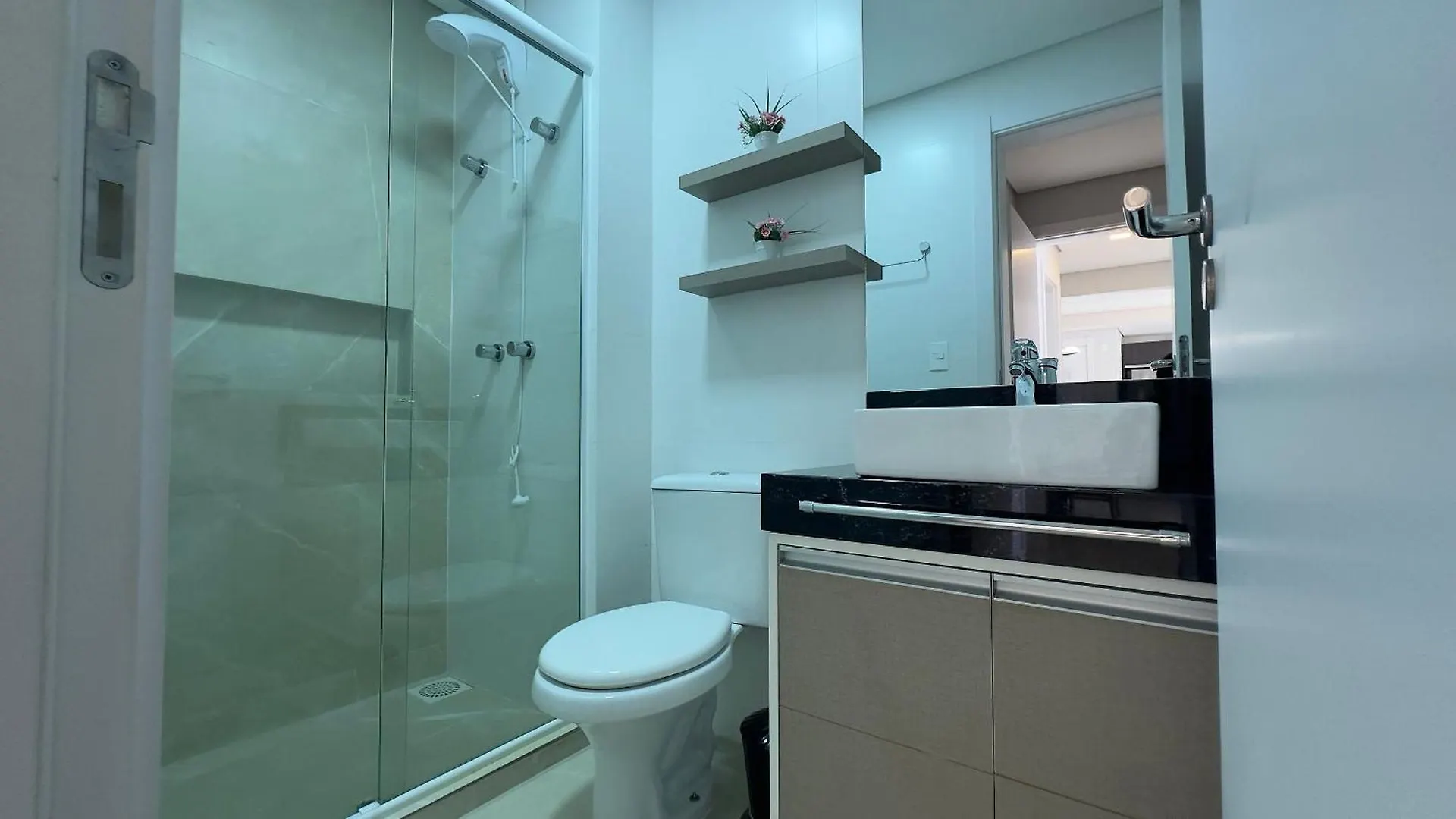 006B - Apto Novo 2 Quartos Em Condominio De Luxo Em Bombas Bombinhas Brasile