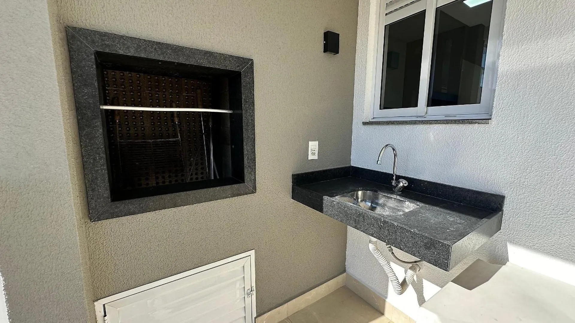 006B - Apto Novo 2 Quartos Em Condominio De Luxo Em Bombas Bombinhas 0*,