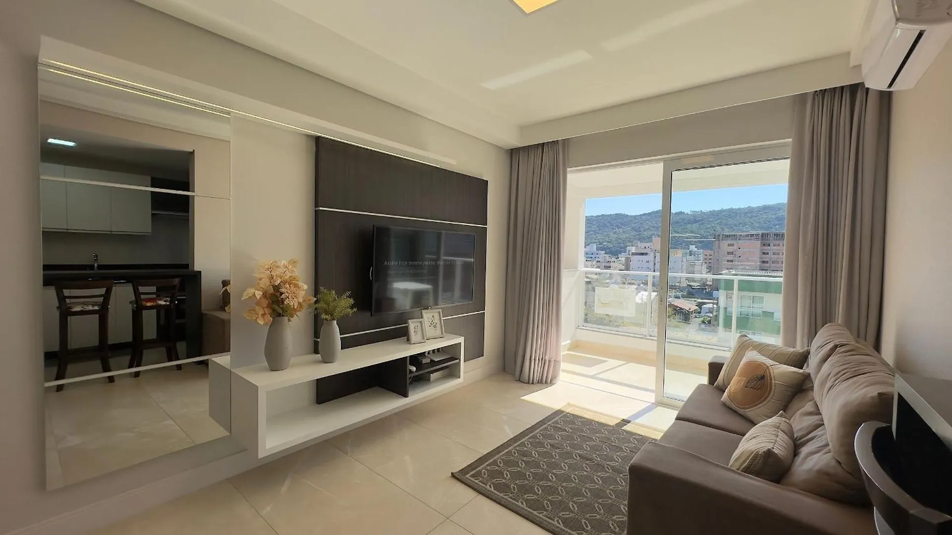 006B - Apto Novo 2 Quartos Em Condominio De Luxo Em Bombas Bombinhas 0*,  Brasilien